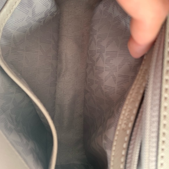 Authentic Michael Kors Purse - Picture 7 of 8